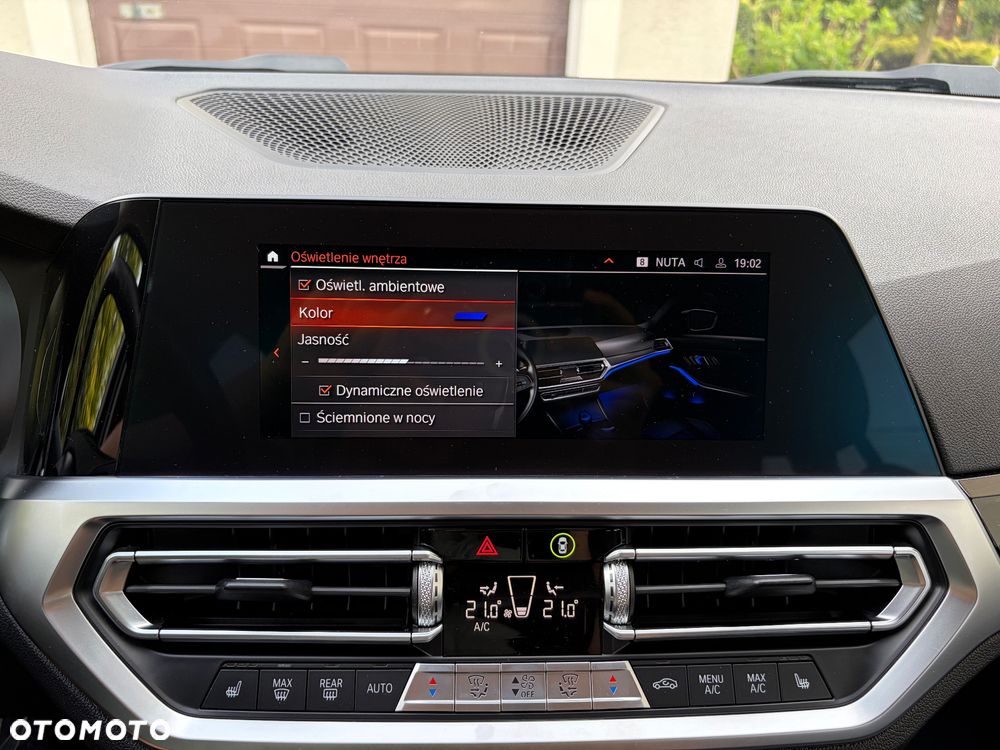 BMW Seria 3 318i Sport Line - 29