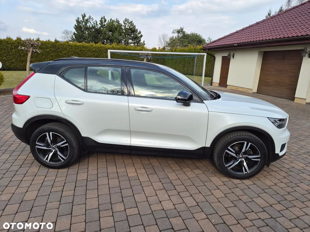 Volvo XC 40 T3 R-Design - 2