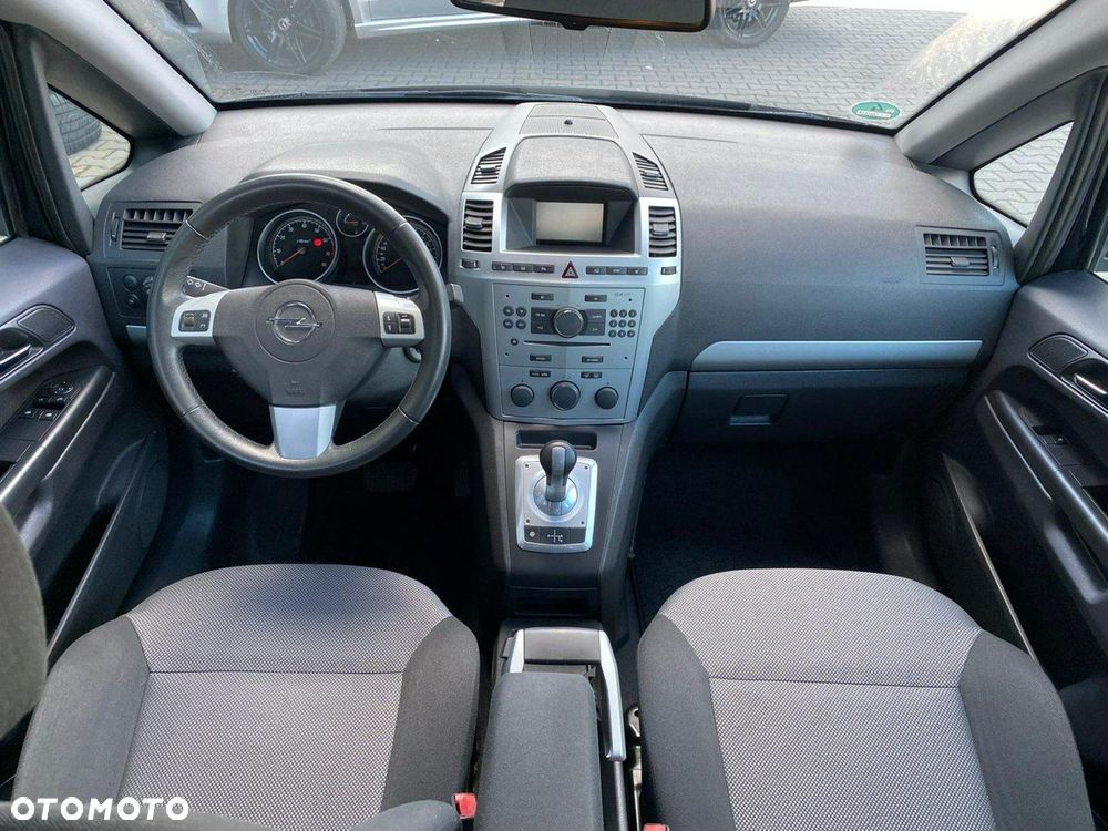 Opel Zafira - 11