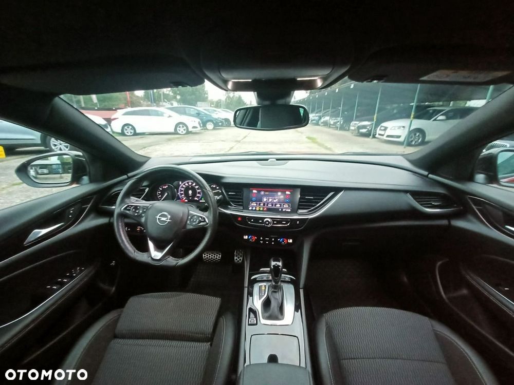 Opel Insignia - 25
