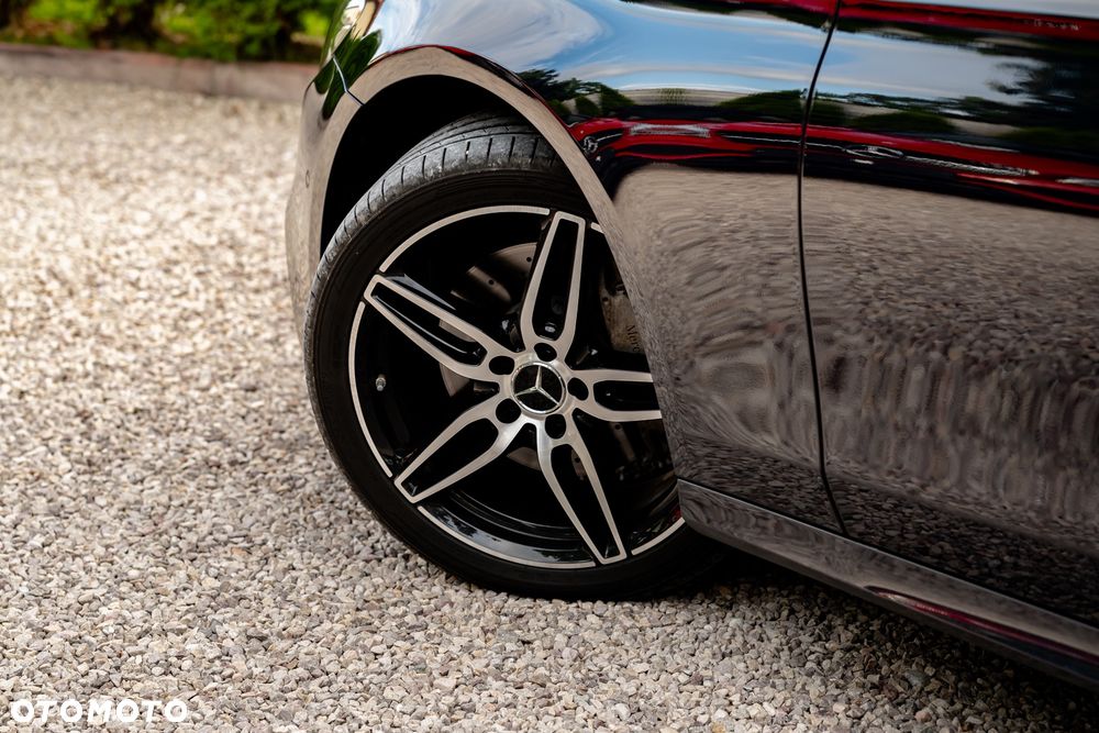 Mercedes-Benz Klasa E 220 d 9G-TRONIC Exclusive - 13