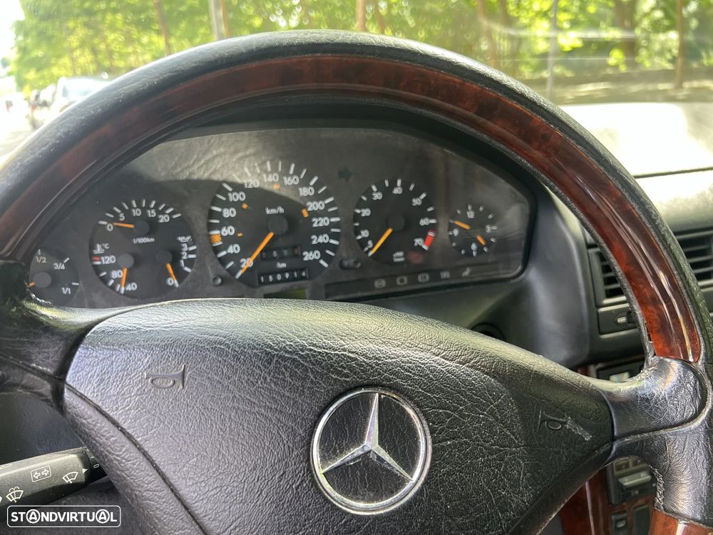 Mercedes-Benz SL 280 Standard - 10