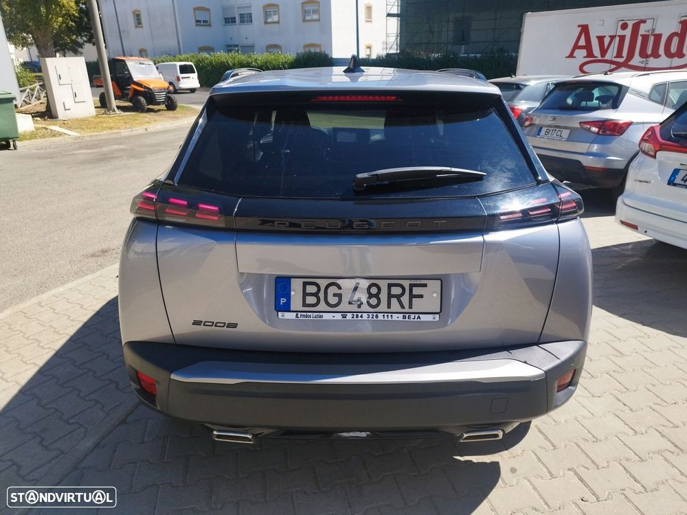 Peugeot 2008 1.2 PureTech Allure EAT8 - 3