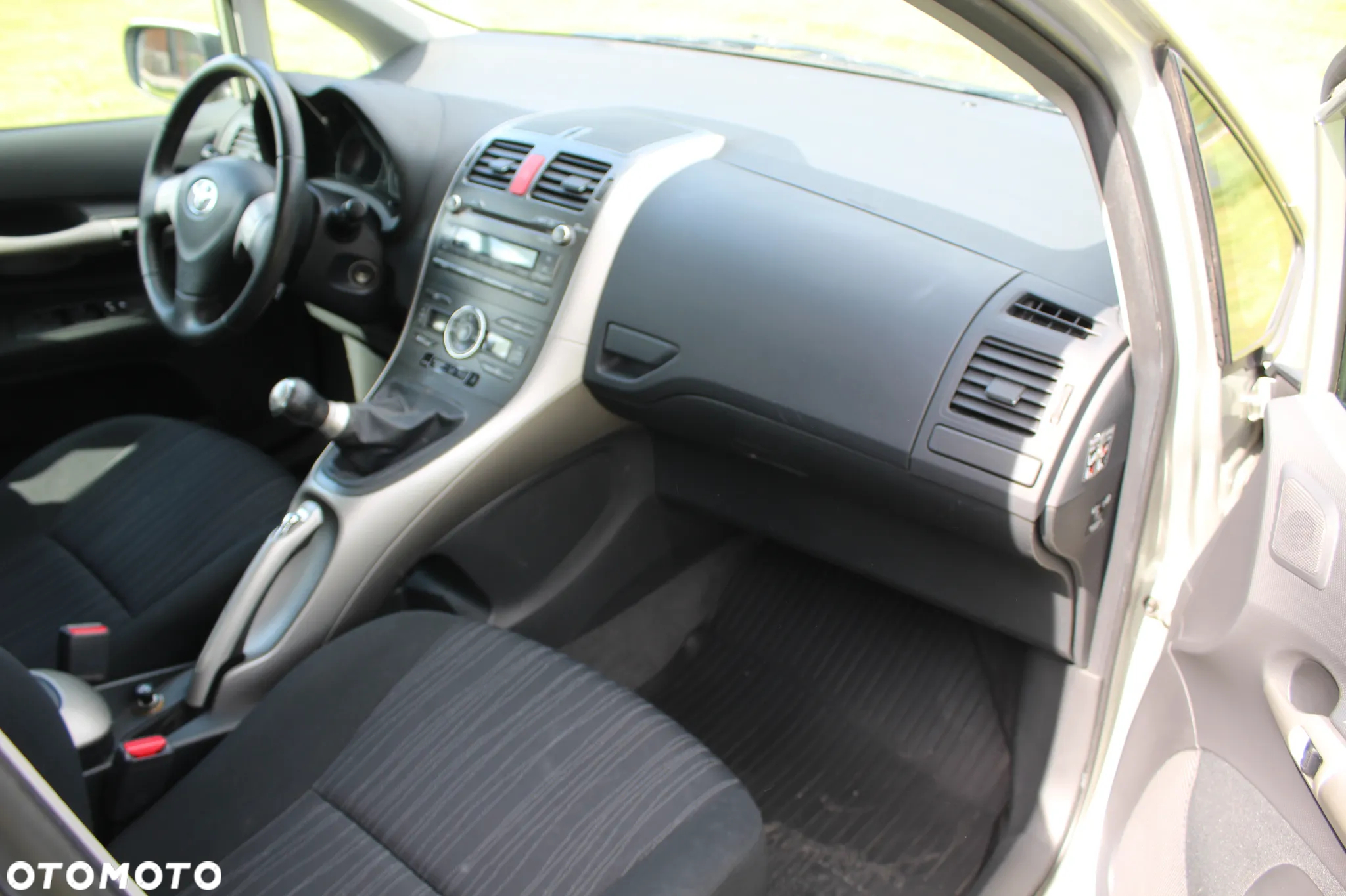 Toyota Auris 1.6 VVT-i Executive - 20
