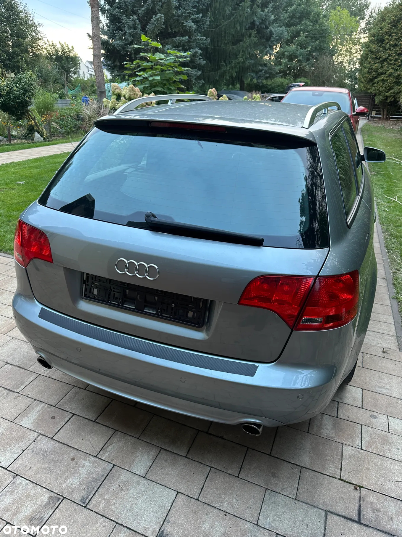 Audi A4 2.0T FSI - 8