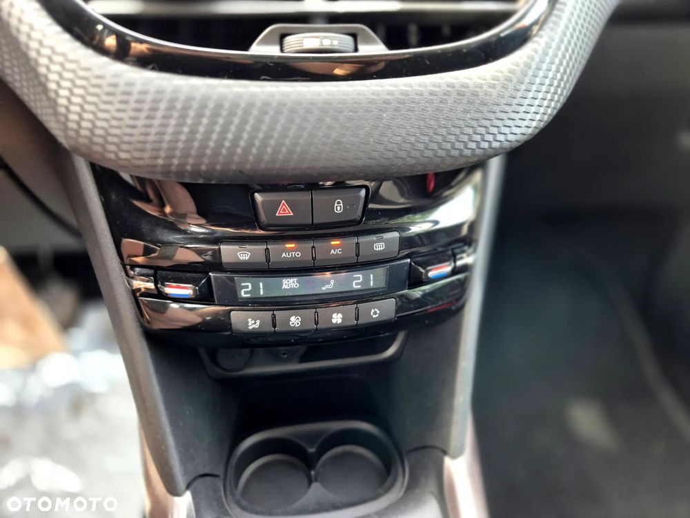 Peugeot 2008 1.6 VTi Style - 27