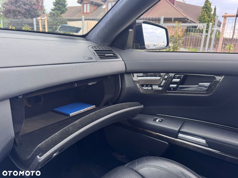 Mercedes-Benz CL 63 AMG - 21