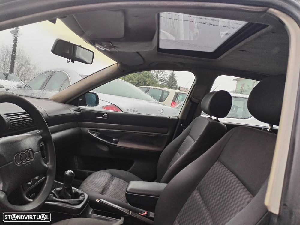 Audi A4 1.9 TDI Attraction - 12