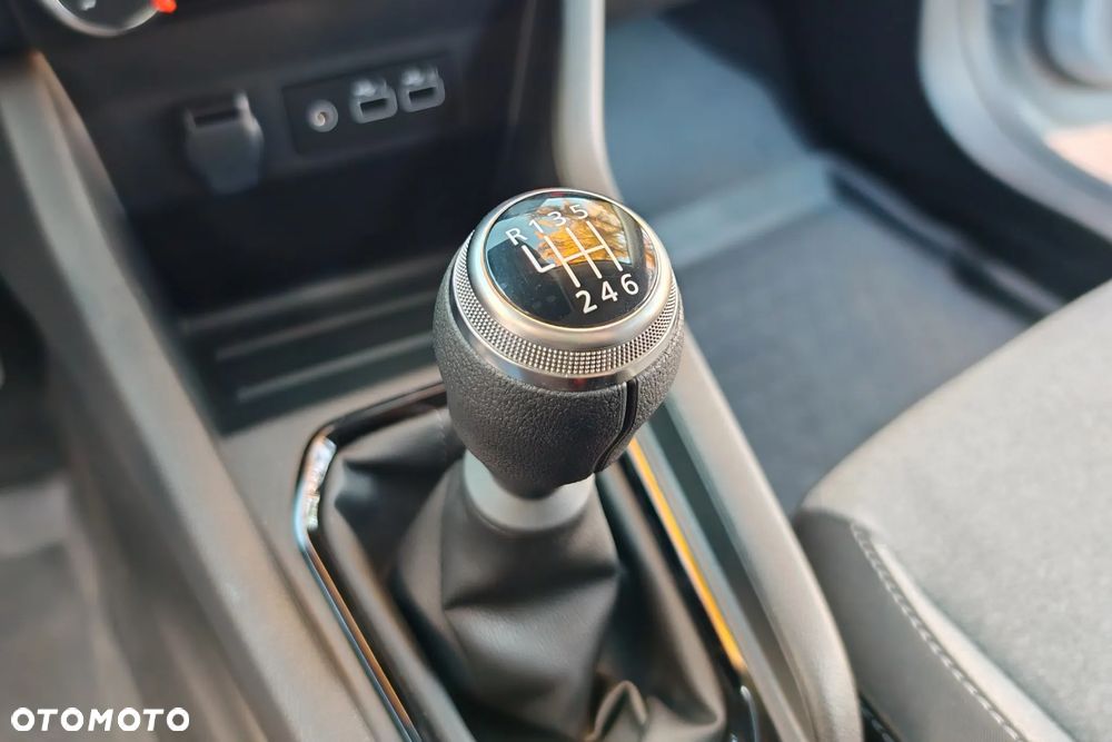 Renault Clio 1.0 TCe Evolution - 25