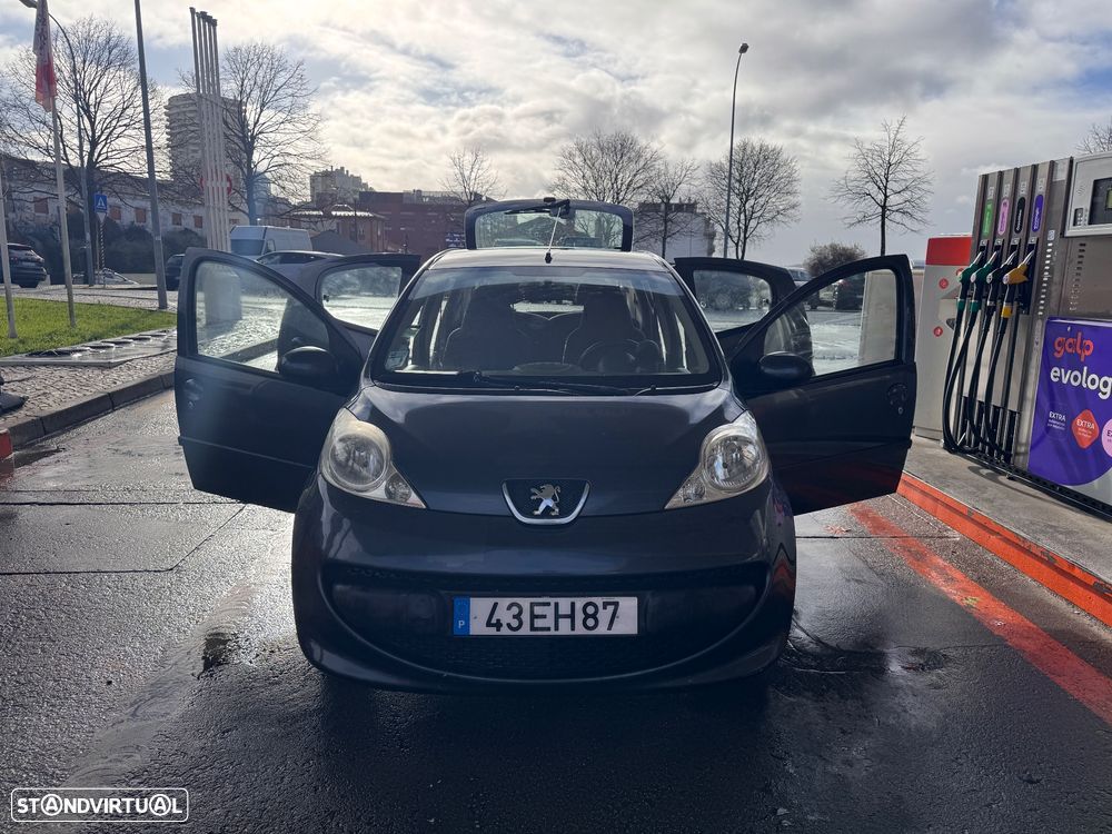 Peugeot 107 1.0 Trendy 2 Tronic - 17