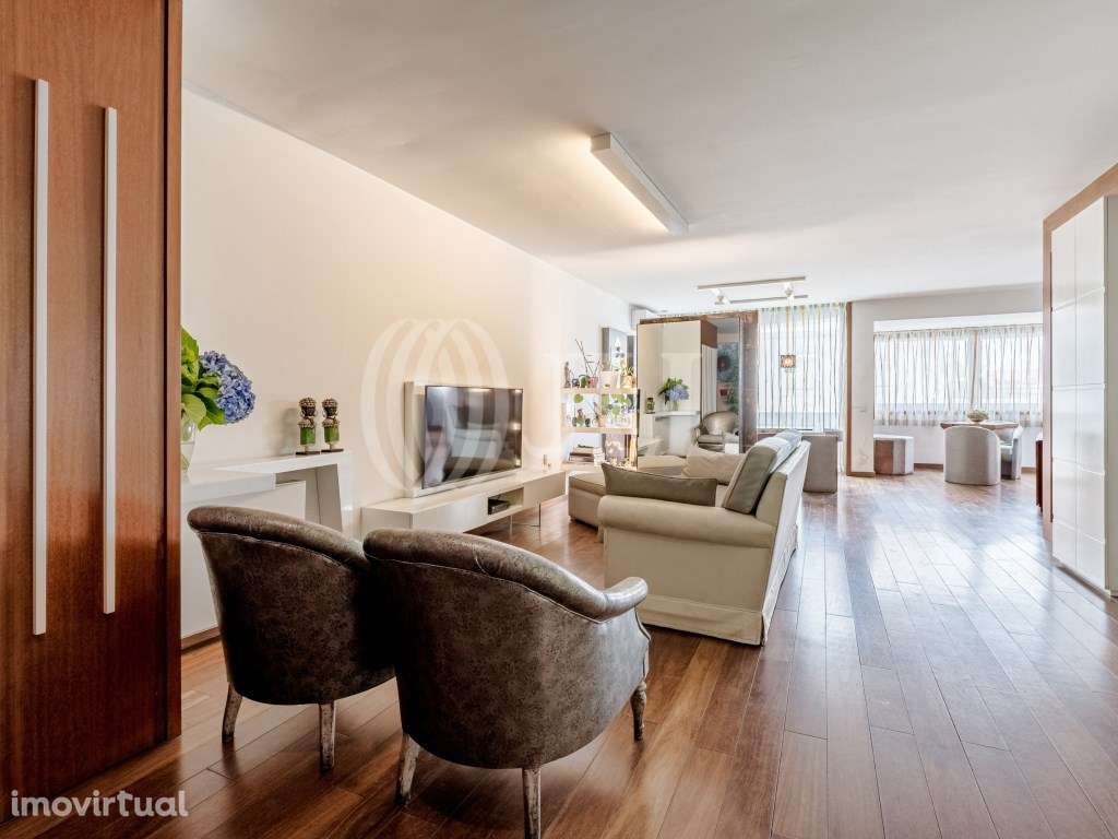 Apartamento T3 duplex com garagem, em Serralves, no Porto - Grande imagem: 2/32