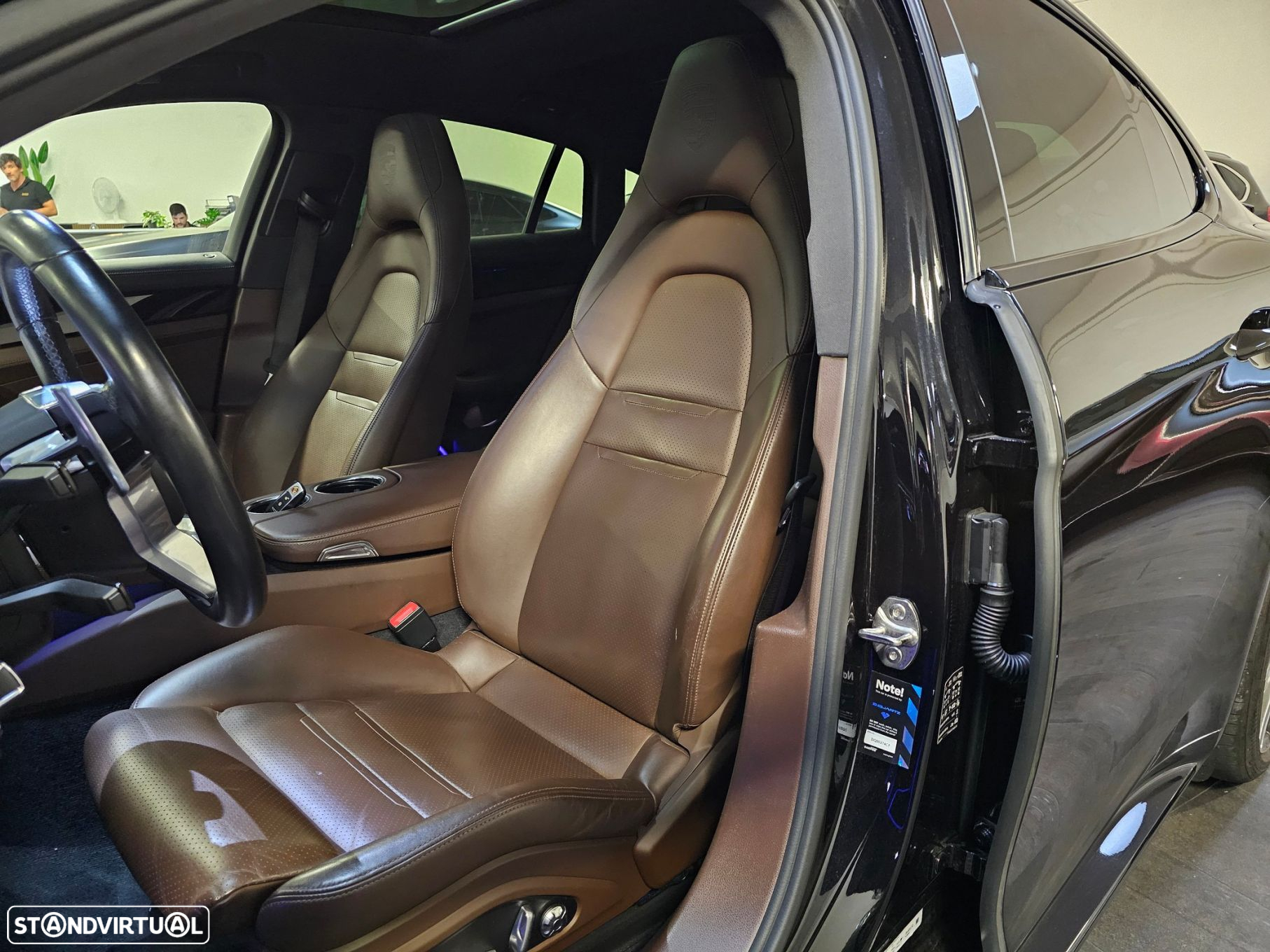 Porsche Panamera 4 E-Hybrid Platinum Edition - 21