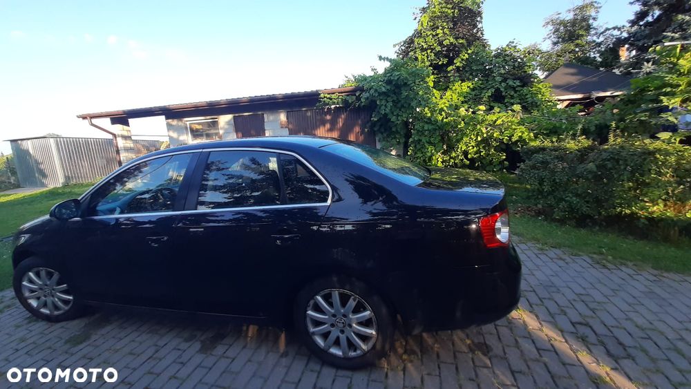 Volkswagen Jetta 1.6 TDI DPF Comfortline - 3