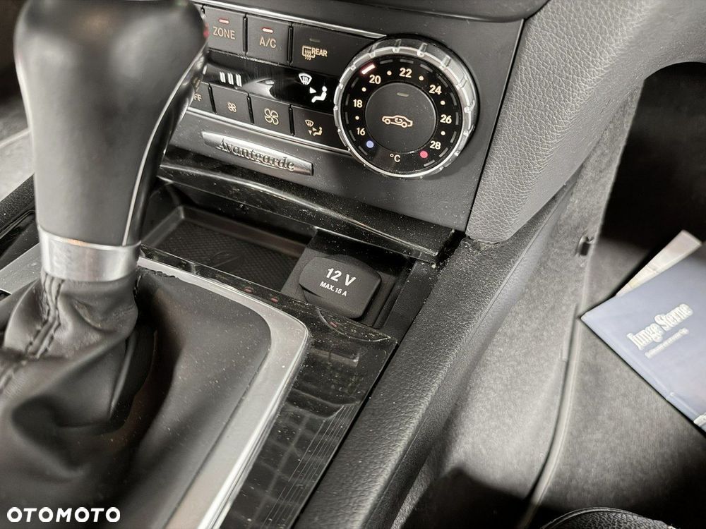 Mercedes-Benz Klasa C 200 CDI DPF (BlueEFFICIENCY) 7G-TRONIC Avantgarde - 19