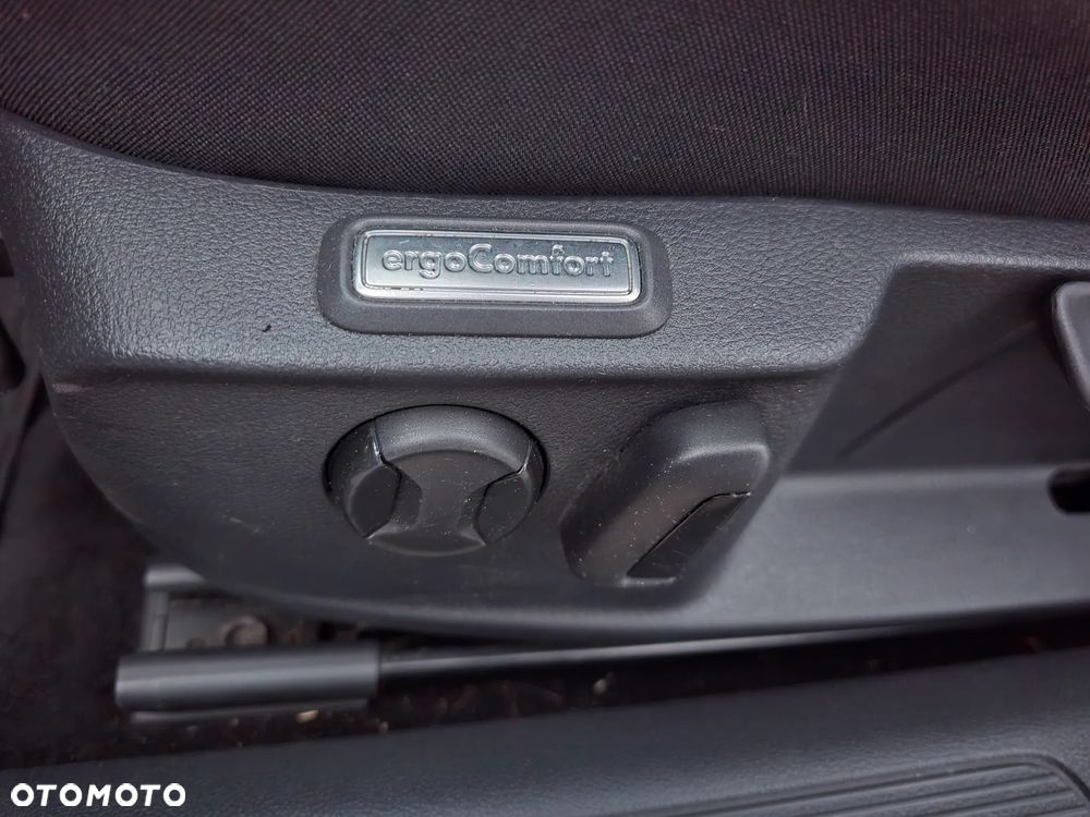 Volkswagen Passat 2.0 TDI EVO Business DSG - 18