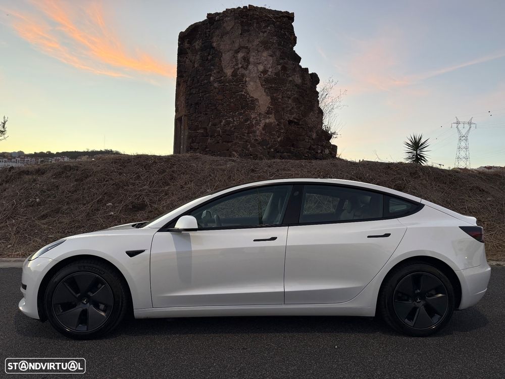 Tesla Model 3 2023 photo 2