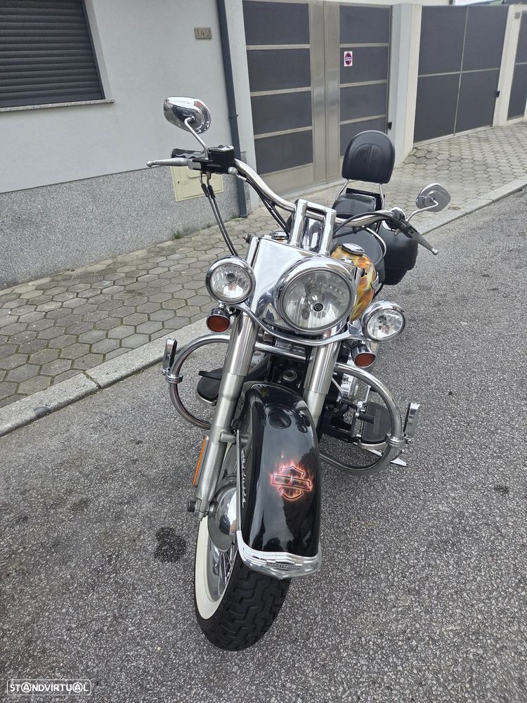 Harley-Davidson Softail Deluxe - 2