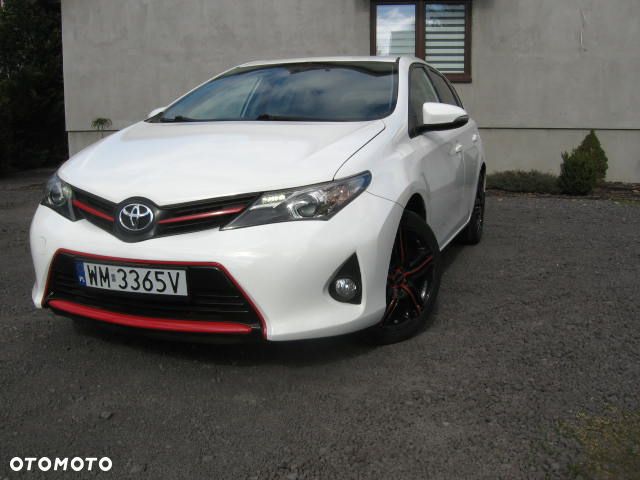 Toyota Auris 1.6 Premium - 4