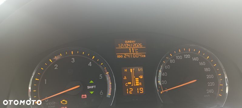 Toyota Avensis 2.0 D-4D - 11