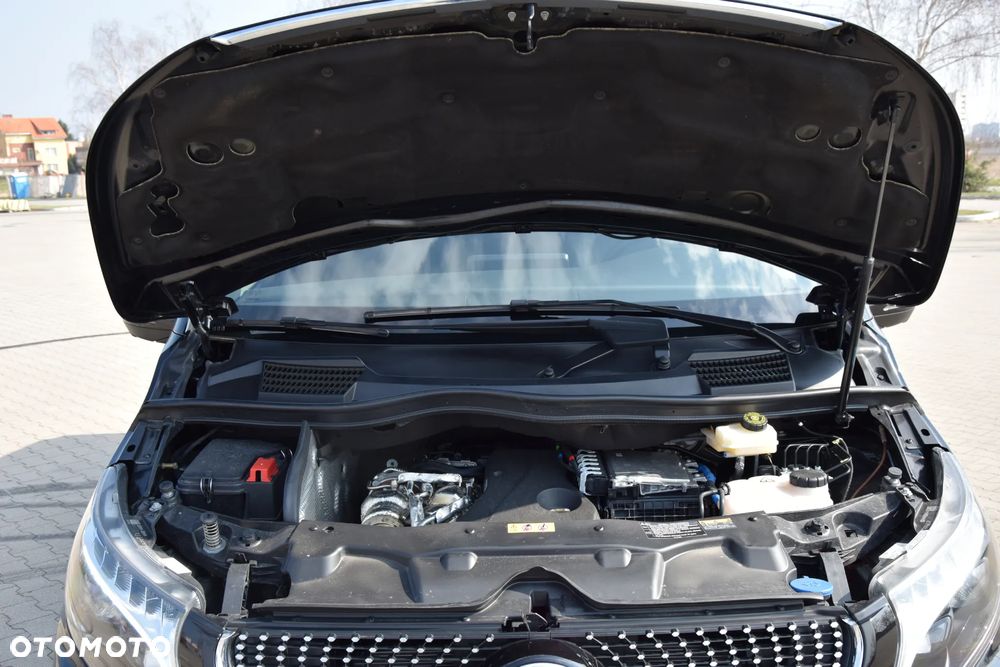 Mercedes-Benz Klasa V 300 d 4-Matic Avantgarde 9G-Tronic (d³ugi) - 38