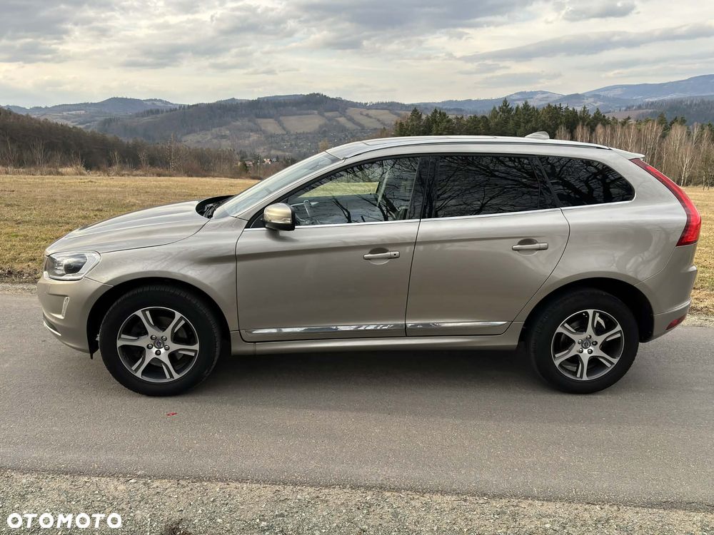 Volvo XC 60 D5 AWD Geartronic Summum - 13