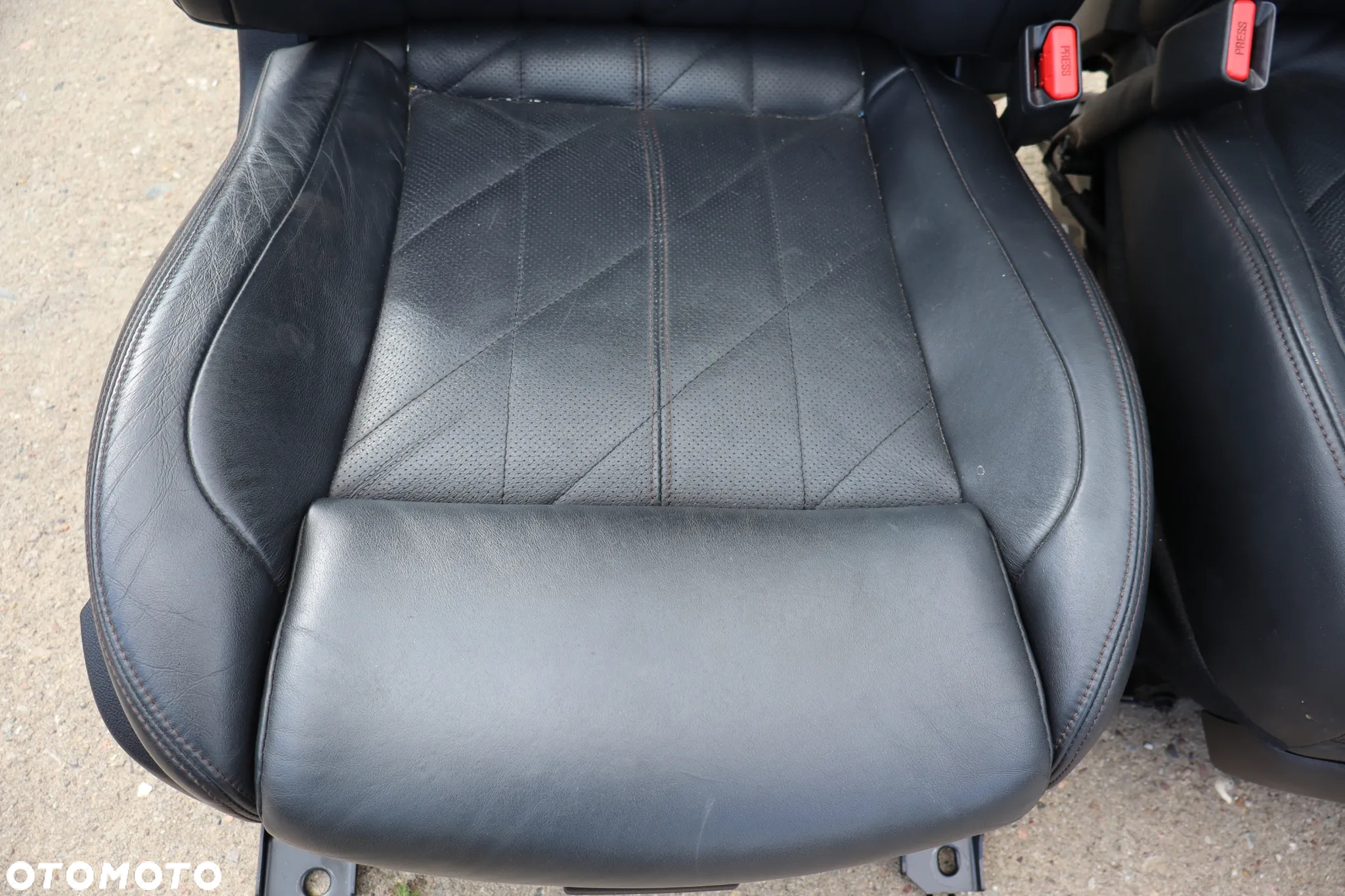 FOTEL FOTELE KANAPA TAPICERKI DRZWI ZAGŁÓWEK TV AUDIOMEDIA SKÓRA INFINITY FX II LIFT QX70S 2012 - 4