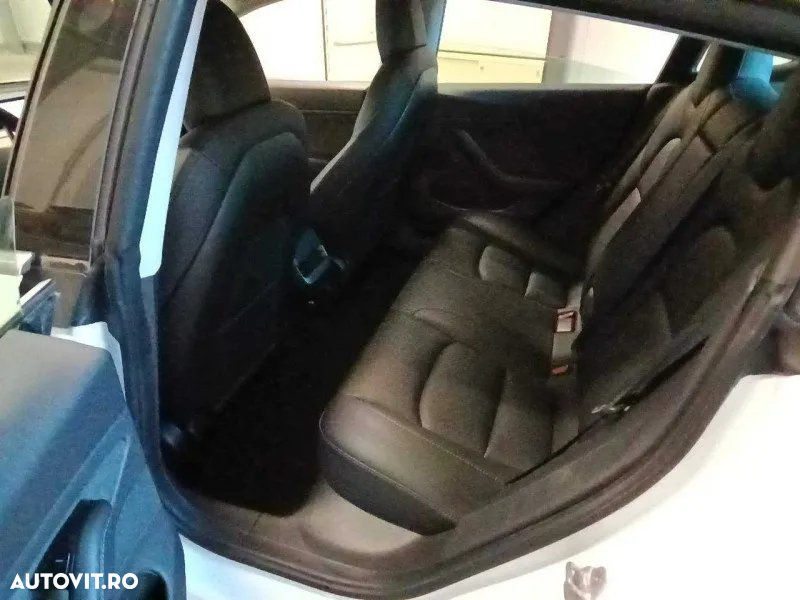 Tesla Model 3 - 20