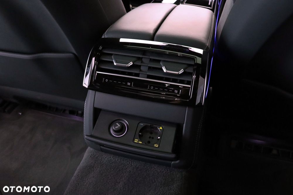 Audi S8 - 24