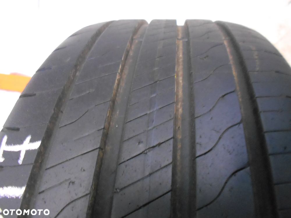 OPONA POJEDYNKA 225/45R17 GOODYEAR EFFICIENT GRIP PERFORMANCE 2 DOT 0722 7.7MM - 2