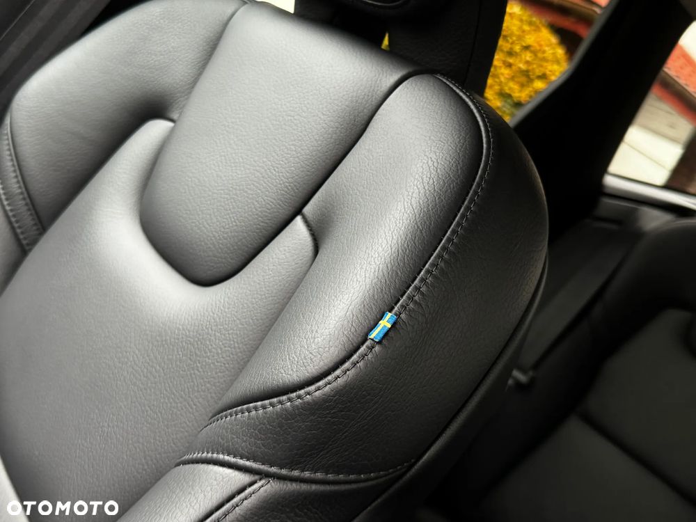 Volvo XC 60 B5 B AWD Geartronic RDesign - 12