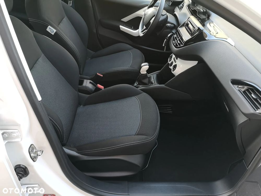 Peugeot 208 PureTech 68 Like - 25