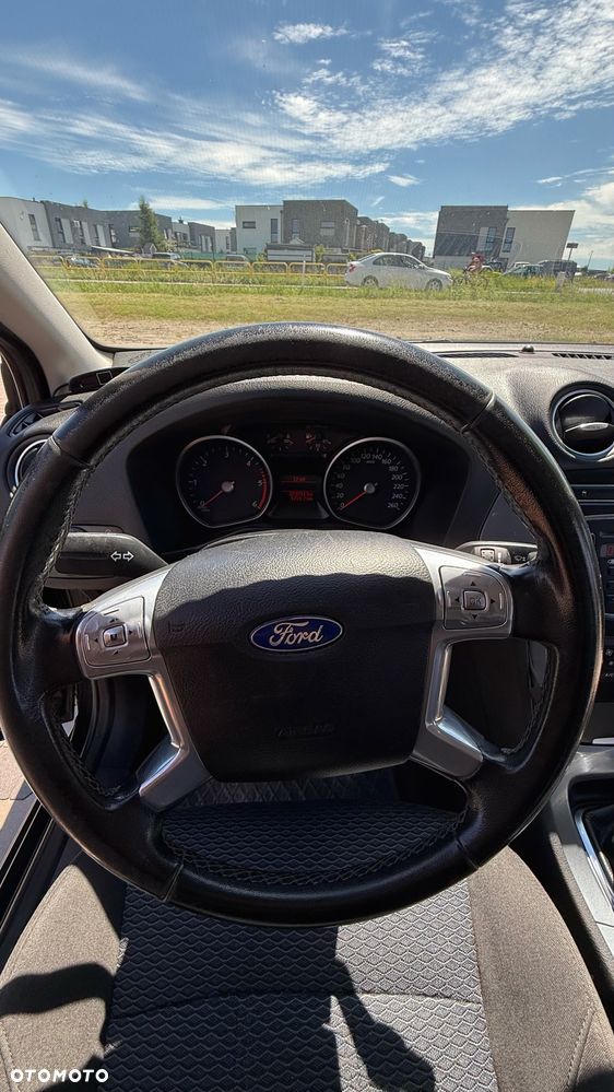 Ford Mondeo 2.0 TDCi Ambiente - 3