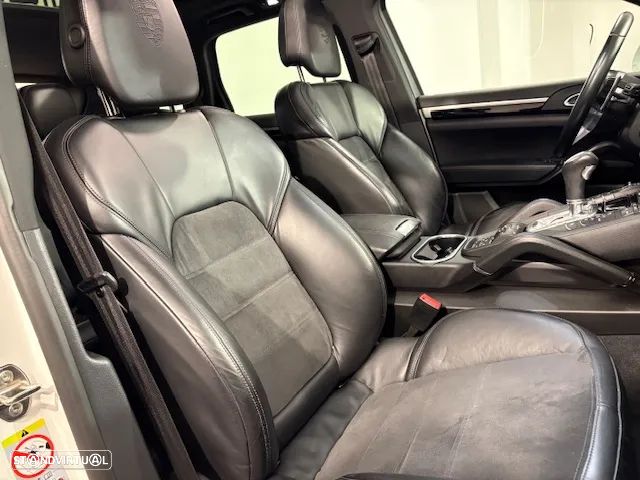 Porsche Cayenne S E-Hybrid Platinum Edition - 40