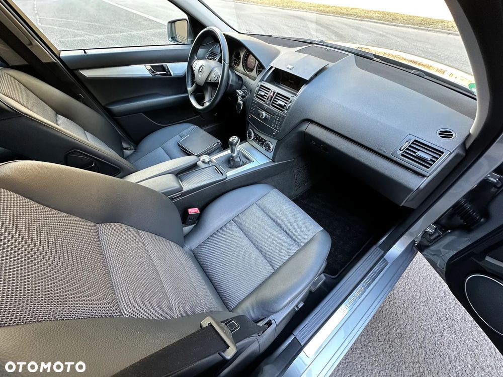 Mercedes-Benz Klasa C 180 K BlueEff Elegance - 30