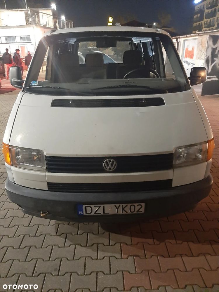 Volkswagen Caravelle - 11