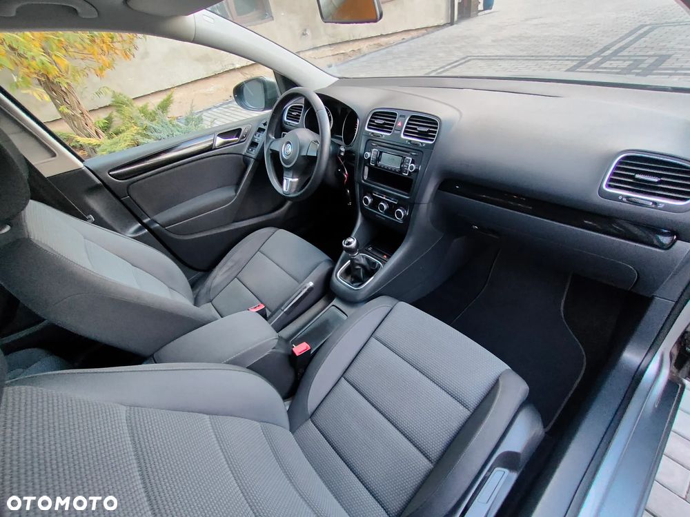 Volkswagen Golf ver-1-6-tdi-scr-comfortline - 23
