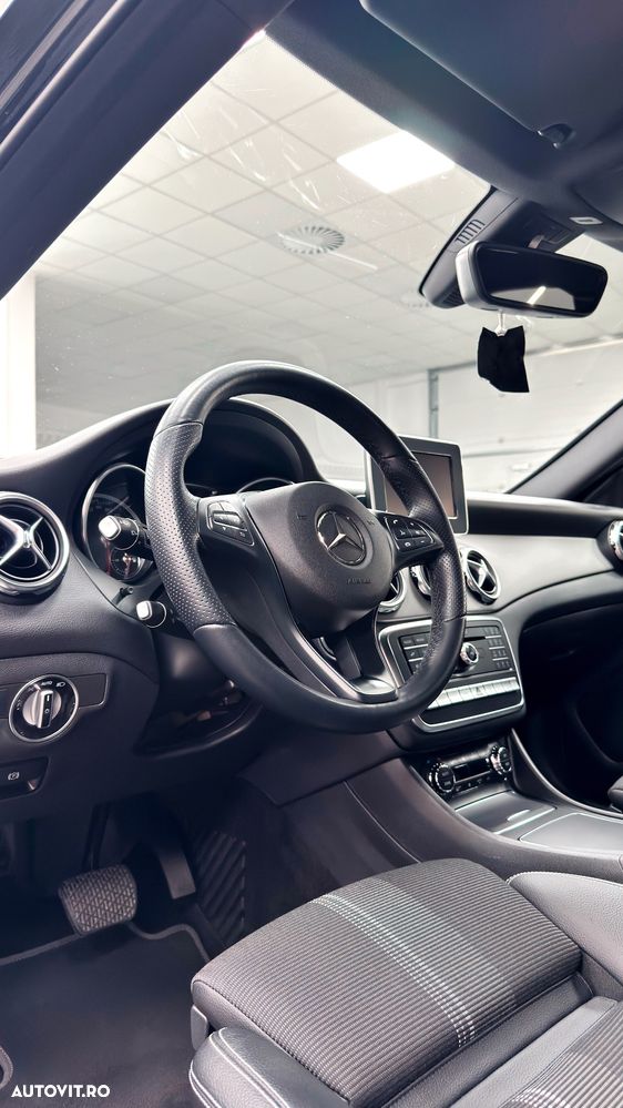 Mercedes-Benz GLA 200 d 4MATIC Aut. - 12