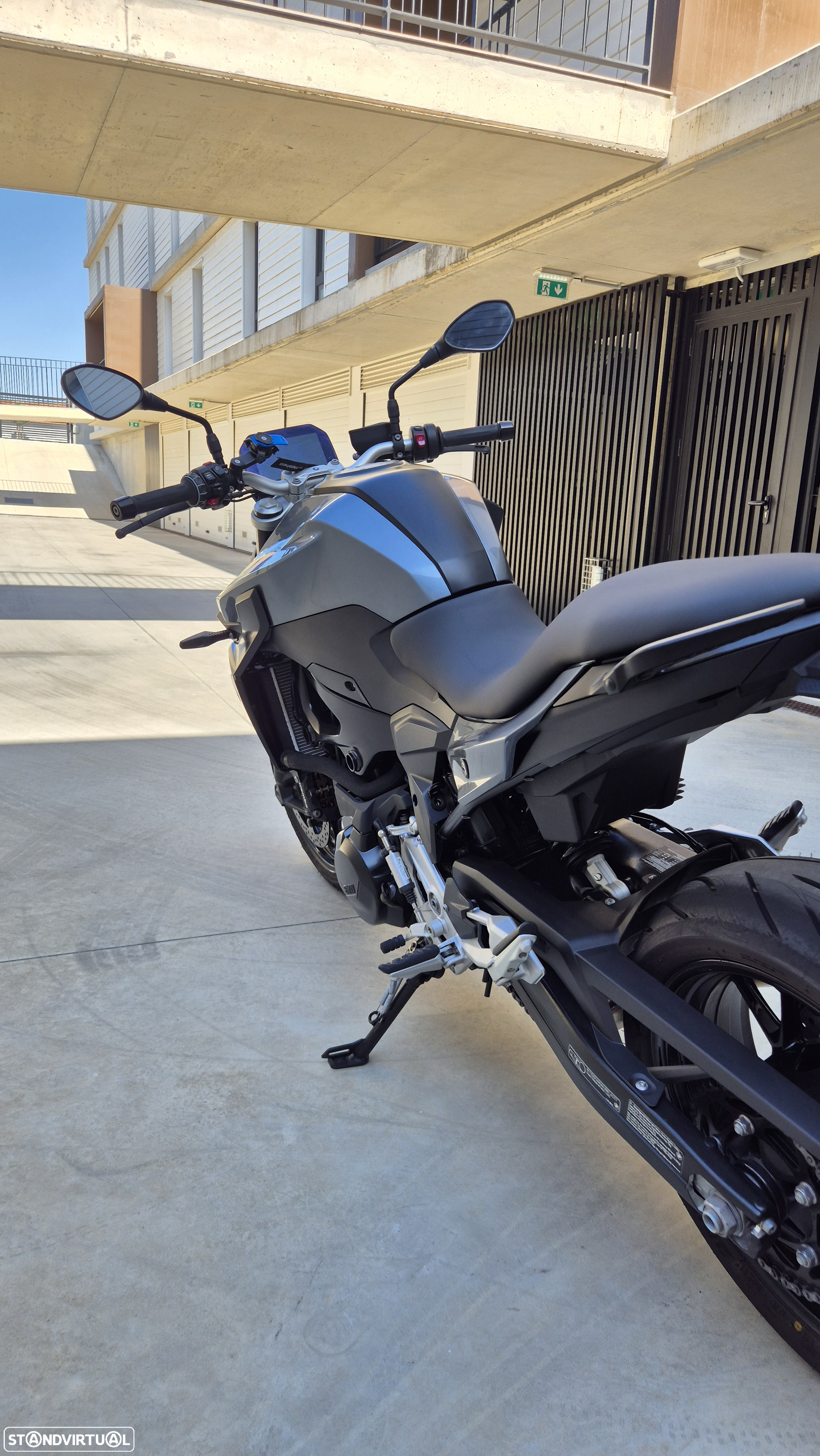 BMW F 900 R - 5