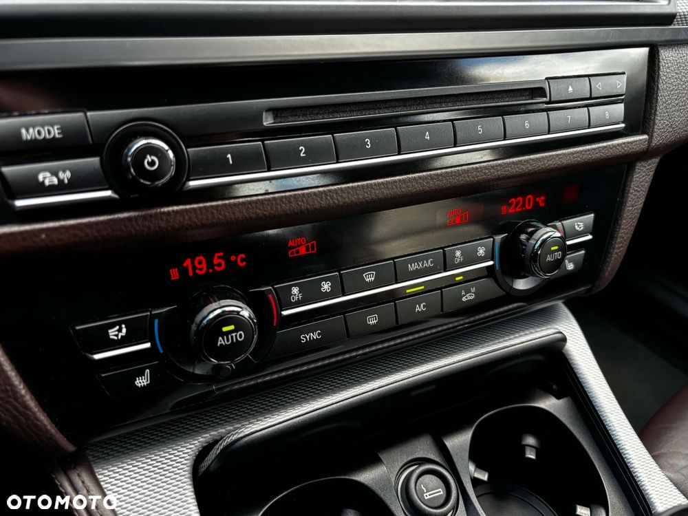 BMW Seria 5 M550d xDrive - 32
