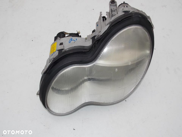 lampa przód mercedes w203 c-klasa lewa a2038200761