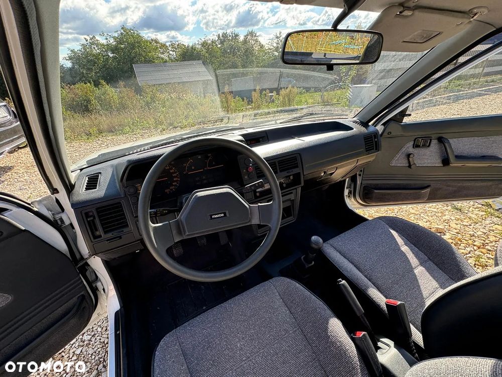 Mazda 323 1.3 LX - 5