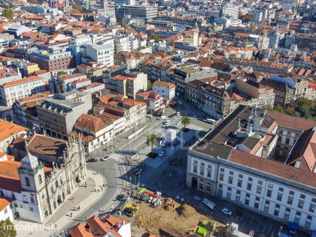 Loja num novo empreendimento na Avenida dos Aliados, no Porto - Grande imagem: 2/50