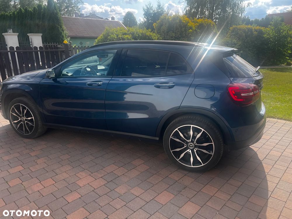 Mercedes-Benz GLA 200 7G-DCT Style - 2