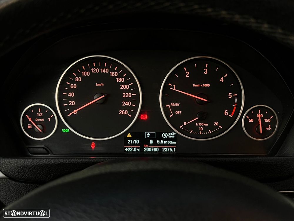 BMW 318 d Line Sport - 24
