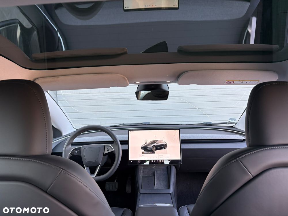Tesla Model 3 - 11
