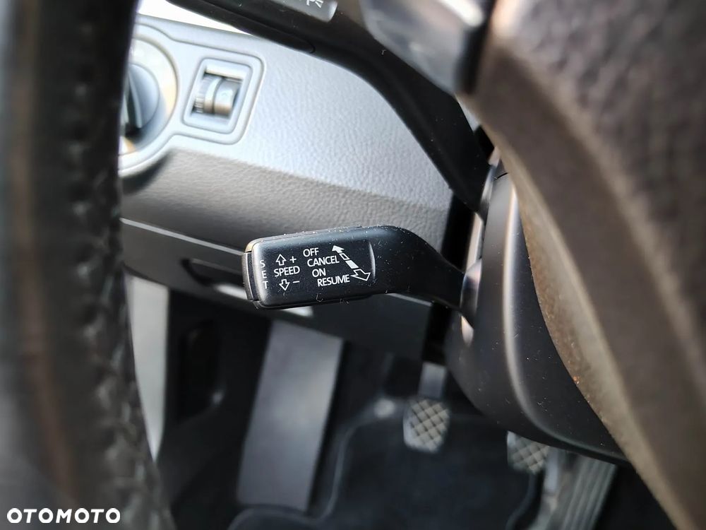 Volkswagen Passat 2.0 TSI Comfortline - 35