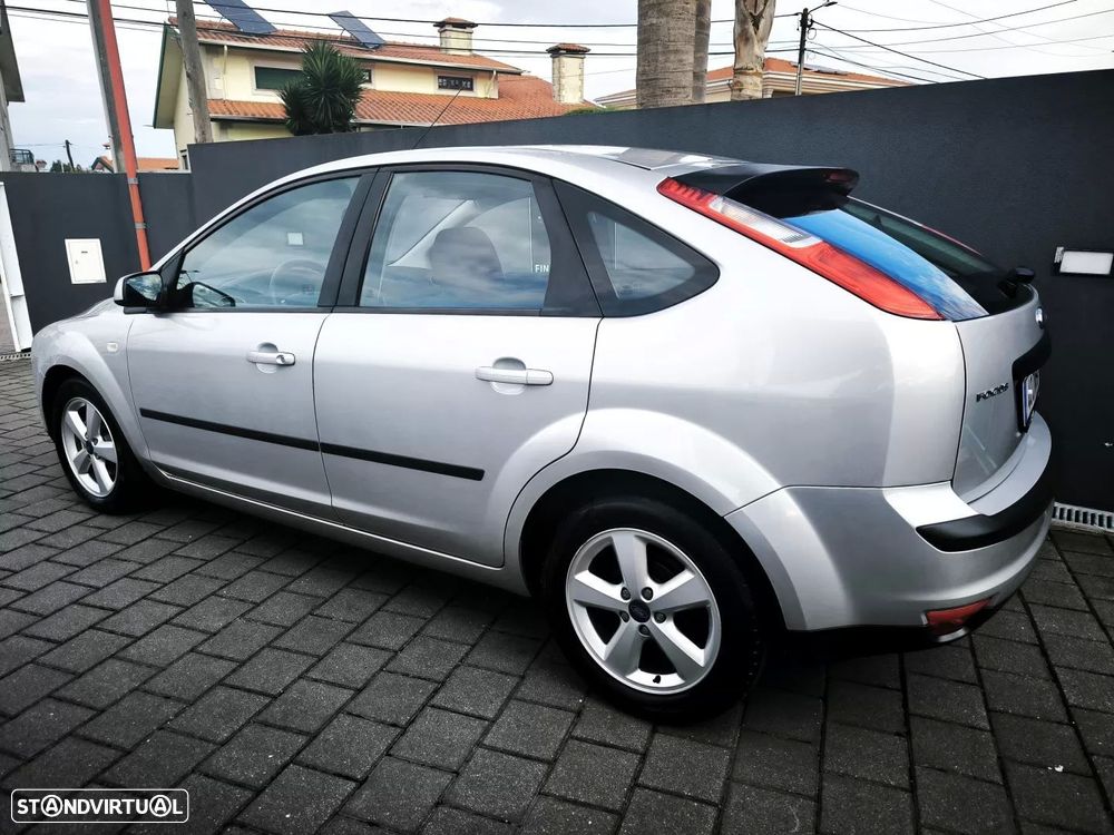 Ford Focus 1.6 TDCi Ghia - 12