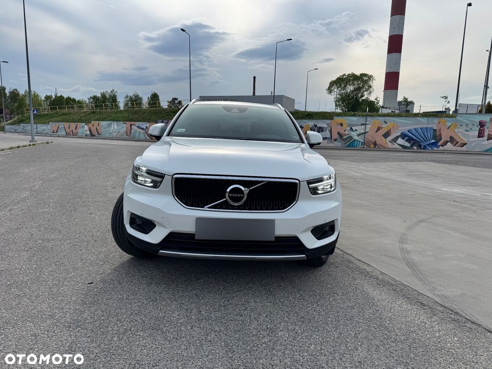 Volvo XC 40 D4 AWD Momentum (Intro Edition) - 2