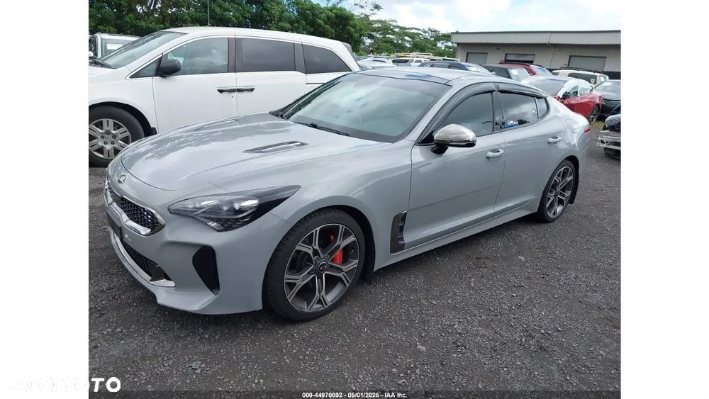 Kia Stinger - 2