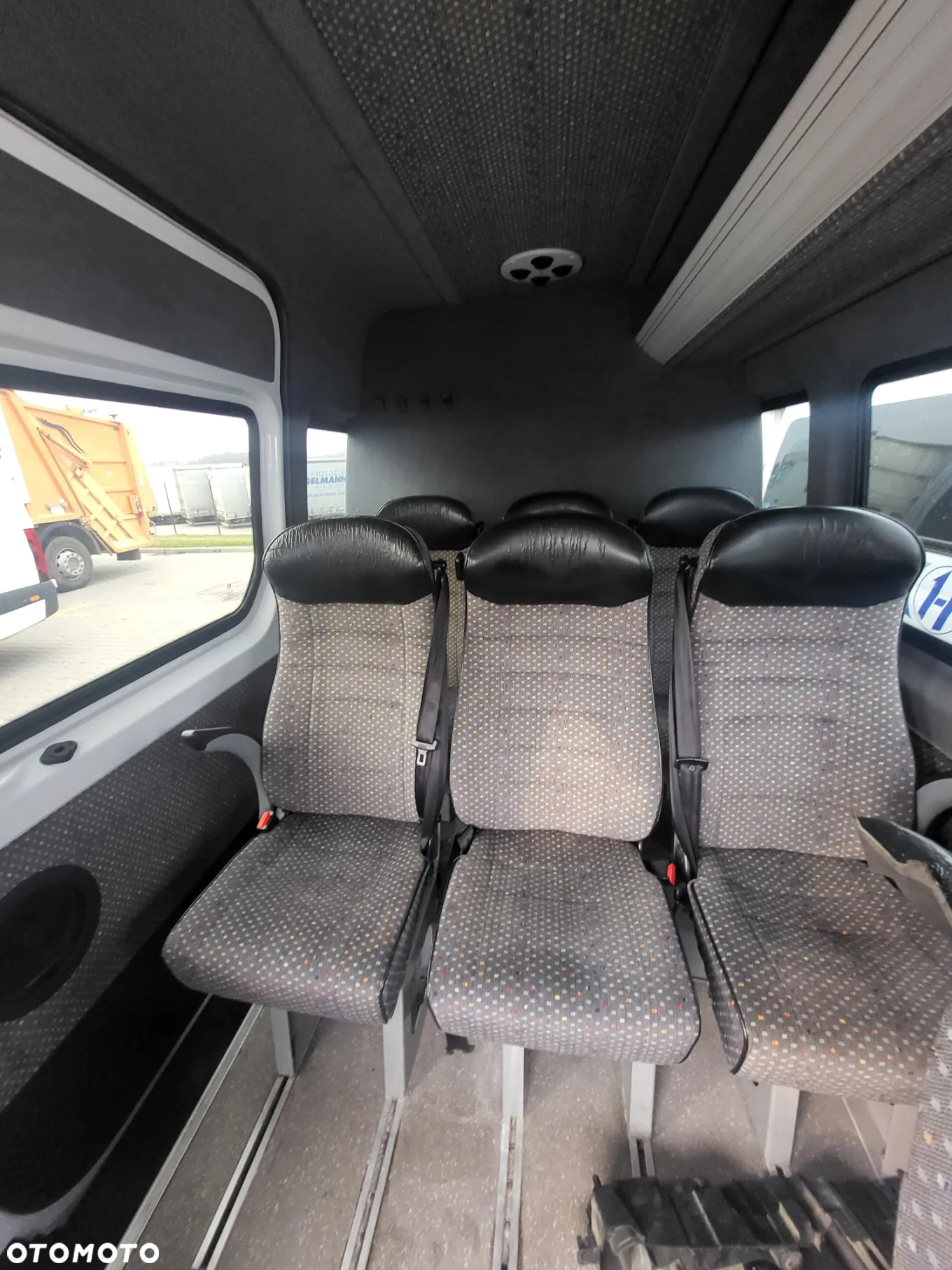 Mercedes-Benz Sprinter - 11